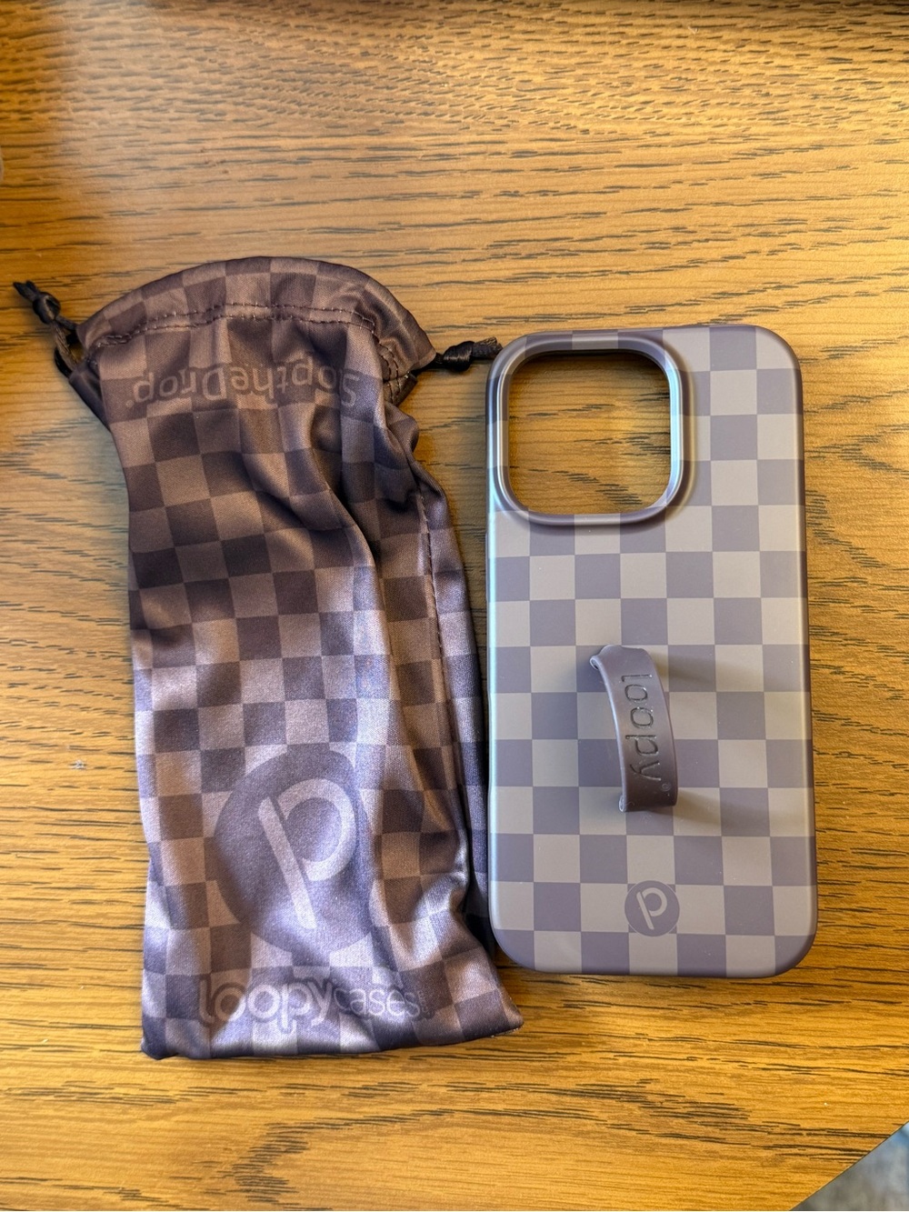 iPhone 16 pro Loopy Case Checkered Phone Case with Loop Grip - Gray